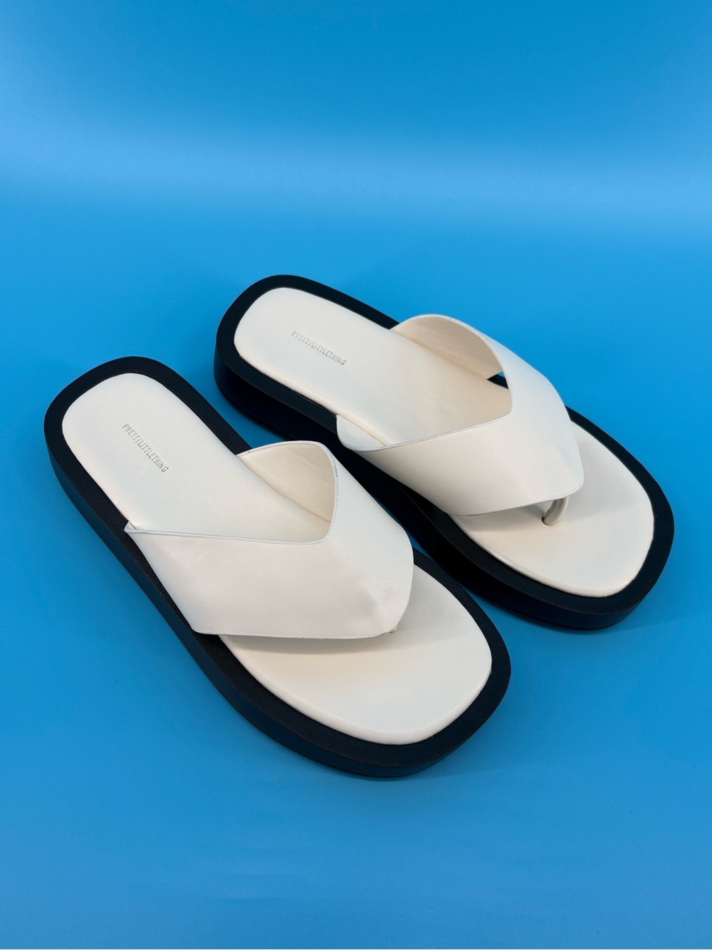 NWT Pretty Little Thing Cream White Platform Sandals with Black Soles - Sz 6